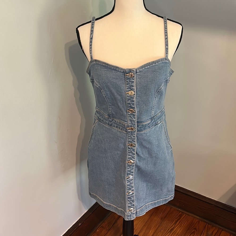 Guess- (US 10) Blue Jean Button Down dress. Brand new, never worn.